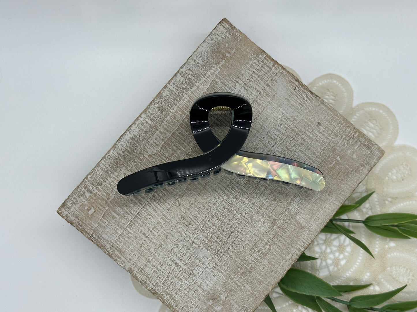 Spring Hartford Hair Claws
