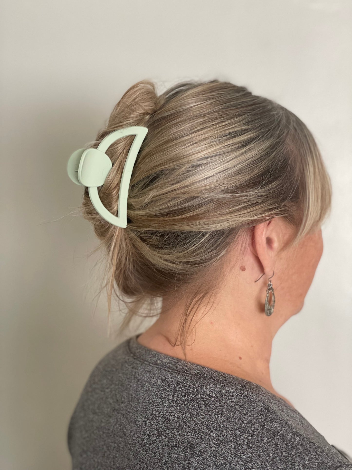 Newport Hair Claw (Group A)